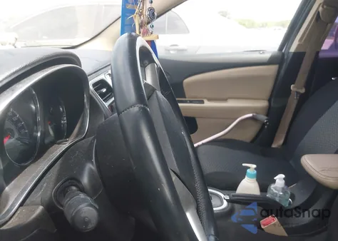 2013 Chrysler 200 Touring from USA, damaged, VIN 1C3CCBBBXDN765874